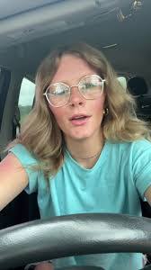 Holly Seay's Instagram, Twitter & Facebook