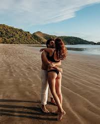 Katerina Yinon On Instagram Sometimes We Just Need Each Other And The Beach It S No Surprise Couple Beach Couples In Love Relationship Goals Pictures