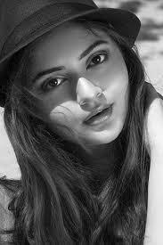 Kathryn Davison's Instagram, Twitter & Facebook