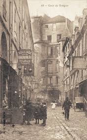 Cour Du Dragon Paris 6eme La Cour Du Dragon Vers 1900 Vieille Carte Postale Vieux Paris Paris Photo Paris