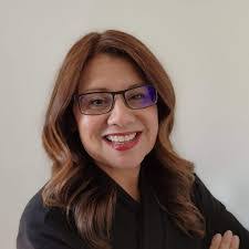 Debra Baggs's Instagram, Twitter & Facebook