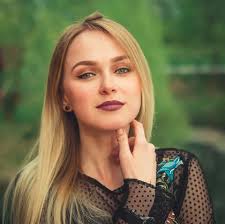 Text me at 484-252-6027 for quicker response. Furnished 3 bedrooms/3  bathroom apartment in a new construction building. Central AC/Heating.  Washer dryer included in unit, new kitchen. new bathrooms/floors. 5 minutes  walk to