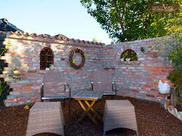 Ruinenmauer Selber Bauen Altpreussische Backsteine Mediterrane Dachziegel In 2020 Ruinenmauer Ruinen Ziegelbau