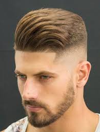 skin fade frisur mit kleinem bart haarschnitt stile frisuren manner frisuren