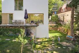 Pflegeheim, altenheim & betreutes wohnen | adresse | ☎ telefonnummer | ★ 1 bewertung | angebot anfordern | augsburger str. Ein Haus In Einem Ehemaligen Weinberg Ist Gewinner In Der Kategorie Bestand Beim Kfw Award Bauen 2020 Kfw Stories