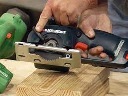 The thin, narrow, and flexible design of the blade makes it great for tight spaces. Circular Saw Basics Diy
