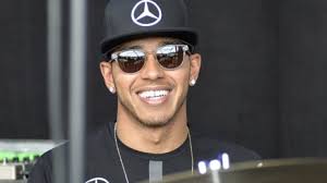 Wie der brite in einer. Lewis Hamilton Privat F1 Weltmeister In Bester Flirtlaune Ist Etwa Eine Neue Freundin In Sicht News De