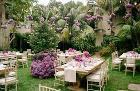 Celebrity florist jeff leatham of tlc's flowers uncut was kind enough to share some exclusive tips and photos for creating a stunning wedding centerpiece with us earlier this week. Jeff Leatham Flowers By Design