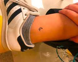 Ink Do It Your Selfers Opting For Stick And Poke Tattoos The Warrior Wire