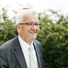 Glückwunsch auch an die grünen ministerinnen und minister. Winfried Kretschmann Gruene Bw De