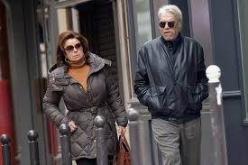 Après avoir annoncé être atteint d'un cancer, bernard tapie pourra compter sur le soutien de sa femme et de ses enfants dont il est très proche. Confidences Face Au Cancer Bernard Tapie Ne Lache Rien Vsd
