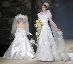 The Top 10 Most Ridiculously Expensive Wedding Dresses Of All Time 8 Is Insane Expensive Wedding Dress Most Expensive Wedding Dress Gold Wedding Dress