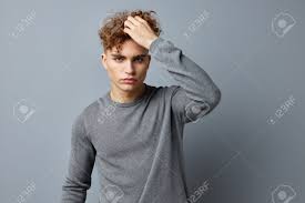 変態男セクシーなポーズ自信孤立した背景の写真素材・画像素材 Image 183056215