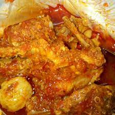 Bakso umumnya dibuat dari campuran daging sapi giling dan tepung tapioka, tetapi ada juga bakso yang terbuat dari daging ayam, ikan, atau udang bahkan daging kerbau. Pedesan Tulang Baso Shopee Indonesia
