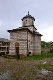 Greva de avertisment cu banderole pe mana. Manastirea Mihai Voda Din Turda I Like Cluj