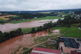 Überörtlich mehr als 140 km/h schweres gewitter es genügt, wenn eine der begleitenden wettererscheinungen ihr unwetterkriterium erfüllt. Pyb4z2d89zplhm