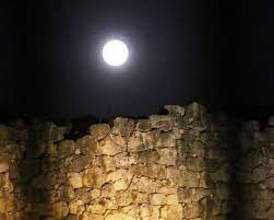 Dieser vollmond ist die fortsetzung von allem, was wir am neumond vom 8. Ein Griechischer Traum Die Erste Vollmondnacht Im August Griechenland Net