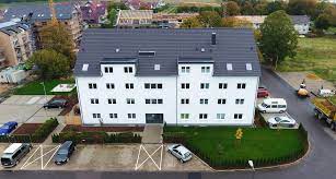 Die wohnung teilt sich auf in flur, schlafzimmer, wohnzimmer, arbeitszimmer, küche und badezimmer und einen gemütlichen. Eschenweg 2 Julich Amend Ott