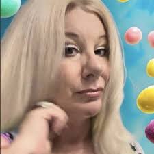 Valerie Saylor's Instagram, Twitter & Facebook