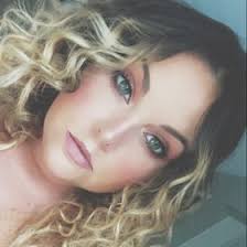 Sara Money (thecheeztomac)