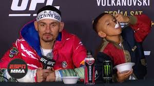 Max holloway is a popular name in the world of mixed martial arts. Max Holloway Mini Blessed Have A Snack While Talking Fights Ufc 245 Press Conference Espn Mma Youtube