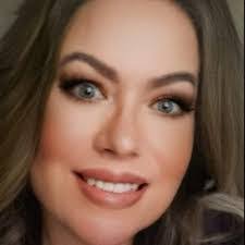 Kay Whitt's Instagram, Twitter & Facebook