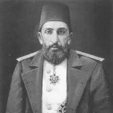 وأصّر الحسين على رأيه مقترحًا بدلًا من علي: 1 Ø£Ù…ÙŠØ± Ø§Ù„Ù…ØºÙÙ„ÙŠÙ† ÙˆÙ‚Ø§Ø¦Ø¯ Ø§Ù„Ù†ÙƒØ¨Ø© Ø§Ù„Ø¹Ø±Ø¨ÙŠØ© Ø§Ù„ÙƒØ¨Ø±Ù‰ Ø§Ù„Ø®Ø§Ø¦Ù† Ø§Ù„Ø´Ø±ÙŠÙ Ø­Ø³ÙŠÙ† Ø±ÙØ¶ Ø§Ù„Ø³Ù„Ø·Ø§Ù† Ø¹Ø¨Ø¯ Ø§Ù„Ø­Ù…ÙŠØ¯ Ø§Ù„Ø«Ø§Ù†ÙŠ ØµØ§Ø­Ø¨ Ø§Ù„Ù†Ø¸Ø±Ø© Ø§Ù„Ø«Ø§Ù‚Ø¨Ø© Ù…Ù†Ø° Ø¹Ø§Ù… 1905Ù… ØªØ¹ÙŠÙŠÙ†Ù‡ Ø´Ø±ÙŠÙØ§ Ù„Ù…ÙƒØ© Twitter Thread From Ø®Ø·Ù‰ Ø±Ø§Ø­Ù„Ø© Ø®Ø¯ÙŠØ¬ Ø©Ø© Rh Aal