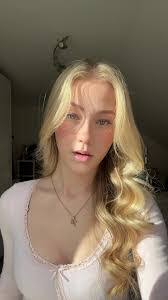 Emily Shuler's Instagram, Twitter & Facebook