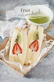 Unique Japanese Fruit Sandwich You Should Make For Christmas Recipe Fruit Sandwich Japanese Fruit Sandwich Recipe Asian Desserts