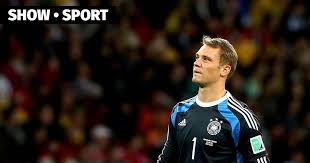 Manuel neuer a very talented very german. Neuer Is The First Goalkeeper To Make 100 Appearances For The German National Team He Was Given A Corridor Of Honor Bayern Manuel Neuer Bundesliga