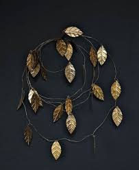 Christmas Decorating Trends 2020 Colors Designs And Ideas Trending Decor Leaf Garland Modern Christmas Decor