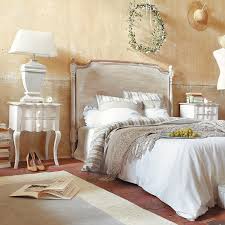 Des centaines d'articles pour s'inspirer, découvrir notre actualité et trouver les bonnes idées. 34 Fantastic Shabby Chic Bedside Tables Decor Scan The New Way Of Thinking About Your Home And Interior Design