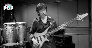 ในอดีตต้อ กุลวัฒน์ เป็นเจ้าของเพลงดัง ไม่บังเอิญ ที่อยู่ในอัลบั้มชุด just a song ซึ่งมี 10 เพลง และนอกจากการทำอัลบั้มของตัวเอง. Bozcudhum3kz8m