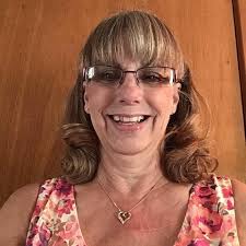 What's going into the old Panera restaurant building at Erskine plaza?