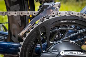 Leggerissima lo era già, ora è pure velocissima. La Trek Emonda Slr Di Vincenzo Nibali Con Corone Sram Speciali Bicidastrada