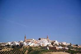 Hay mucha gente que pasa por delante de un olivo y no se para a mirarlo detalladamente, y los hay muy peculiares, sentencia, e invita: 56 Arjona Andalucia Ideas In 2021 Al Andalus Ferry Building San Francisco Warrior Paint