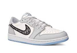Ghim Tren Shoes