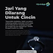 Nak buat cincin tunang ke nikah ke anniversary ke sesuai sgt. Cincin Tunang Lelaki Jari Mana Cara Betul Dan Tepat Untuk Memakai Cincin Pertunangan Atau Perkahwinan Wedpedia Ketika Melakukan Pernikahan Sang Lelaki Meletakkan Cincin Di Jempol Tangan Kiri Perempuan Dengan Mengatakan