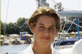 Born 26 december 1977 in athens and living in athens, is a greek sailing champion. Aytos Einai O Andras Poy H Sofia Mpekatwroy Kathggeile Gia Se3oyalikh Kakopoihsh Lifo