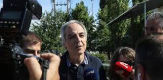 Εσπευσμένα στην εντατική ο δημήτρης κουφοντίνας. Dhmhtrhs Koyfontinas Nea Selida