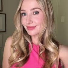 Sarah Brush (@sarahhbrush)