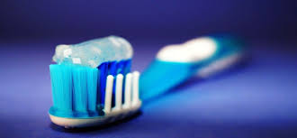 Dentifrice Oubliez Le Definitivement Astuces Pour Avoir Les Dents Blanches Dentifrice Sante Bucco Dentaire