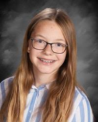 Kelly Moorhead's Instagram, Twitter & Facebook