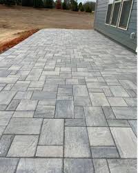 Homeadvisor's stone patios cost guide gives the average cost per square foot to install a natural stone patio or walkway. Shale Gray Eva Techo Bloc Patio Patio Pavers Design Pavers Backyard Patio Stones