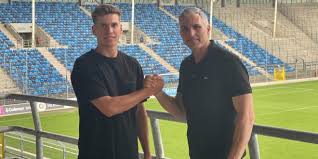 In the summer of 2007 wiesbaden was added to the original name of sv wehen. Sv Waldhof Mannheim Holt Ex Munsteraner Alexander Rossipal Mspw Media Sportservice