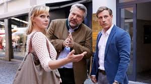 Stream Die Rosenheim-Cops Staffel 19, Folge 1: Zu Tode gekuschelt | WOW