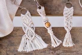 Diy Porte Cles Macrame Les Petits Boudins Le Blog Modeles De Macrame Porte Cle Modeles De Macrame Gratuit