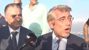 مواجهة بين مواطن ووزير...