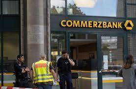 Raubüberfall nach überfall auf geldboten: Berlin Bankuberfalle Mit Flip Flops Und Fahrrad Mutmasslicher Tater Gefasst Panorama Stuttgarter Nachrichten