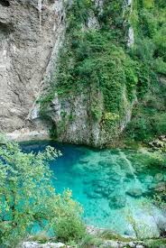 Maybe you would like to learn more about one of these? Fontaine De Vaucluse Provence France By Jerome Decq It S A Beautiful World Provence Urlaub Frankreich Urlaub Urlaub Reisen